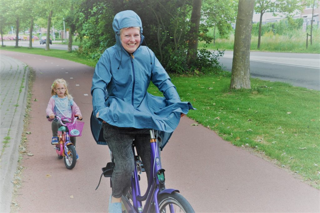 review agu seq regenjas op de fiets