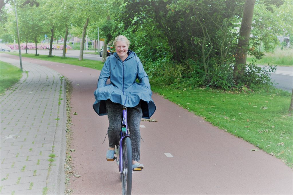 review agu seq regenjas op de fiets