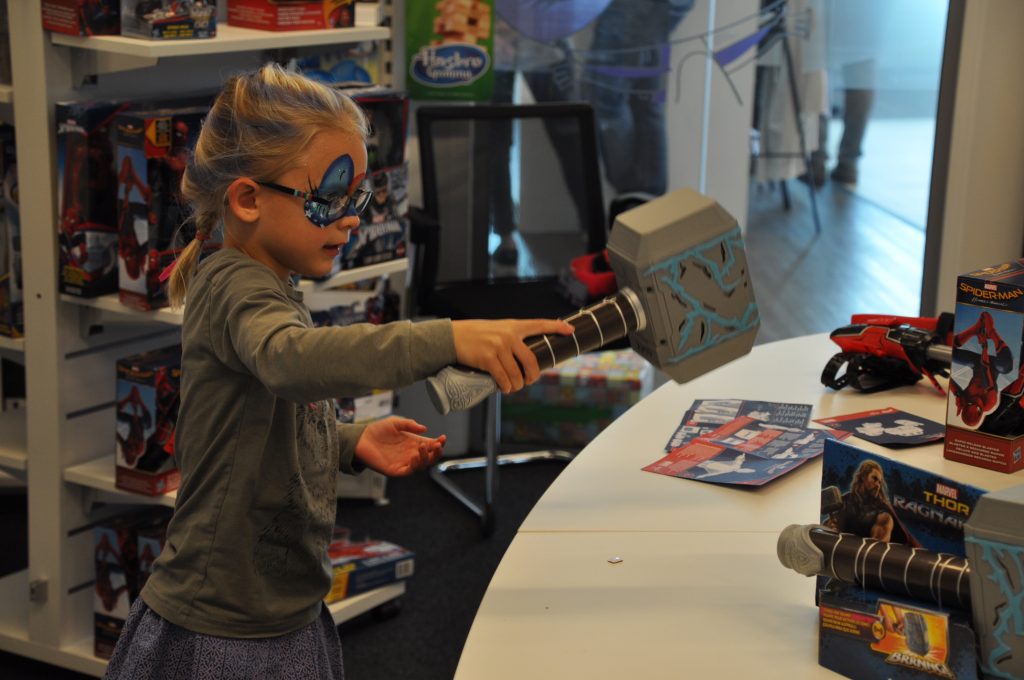 thor hamer marvel