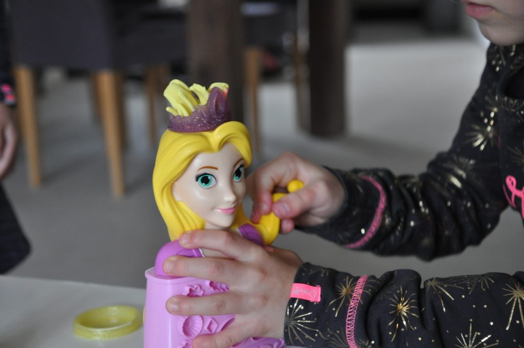 rapunzel play doh kapsalon