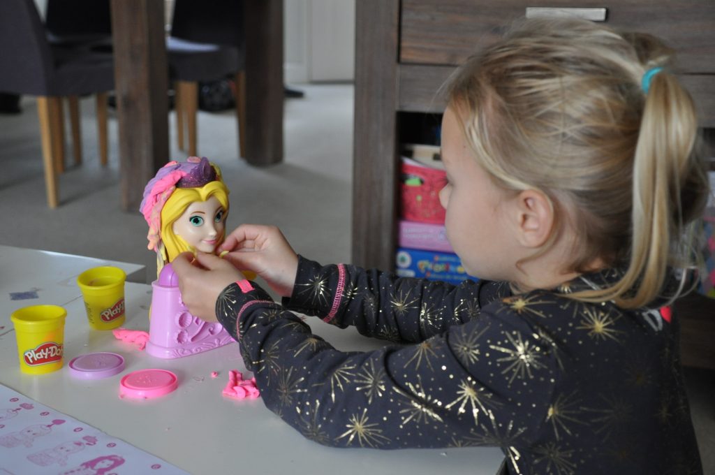 rapunzel play doh kapsalon