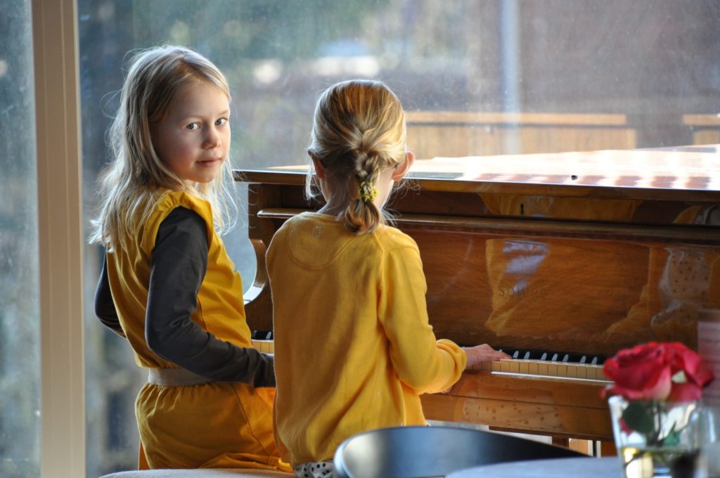 op zoek naar de schat aires entertainment
