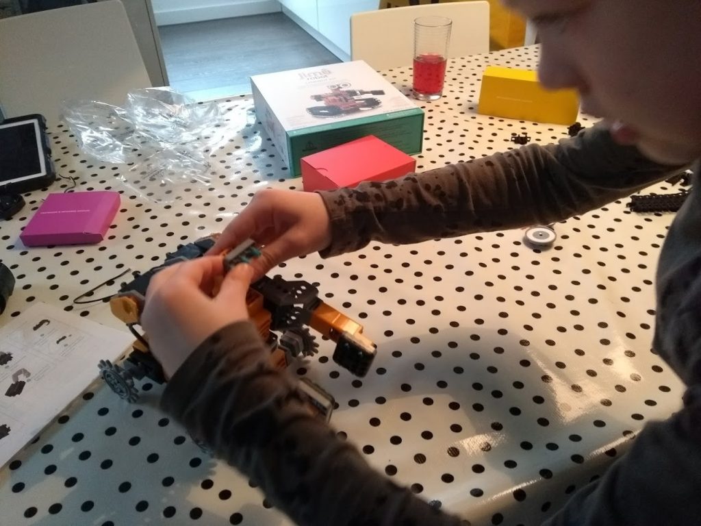 jimu robot tankbot kit