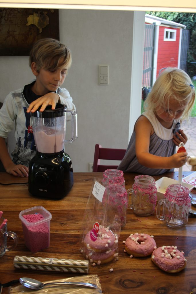Roze freakshake maken
