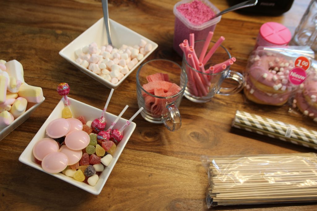Roze freakshake maken