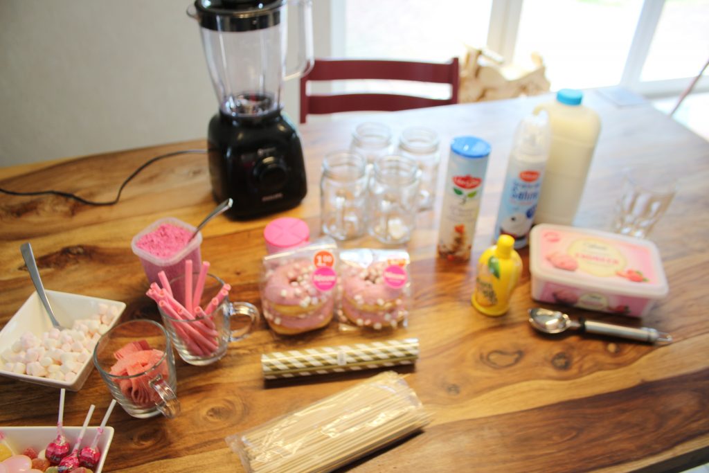 Roze freakshake maken