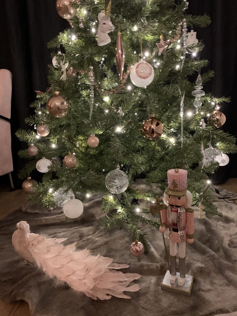 roze notenkraker kerstmis