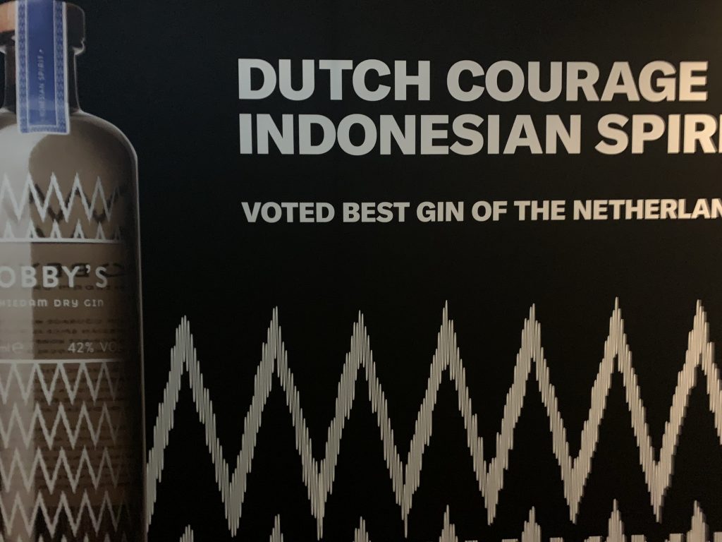 bobby's dry gin cocktail