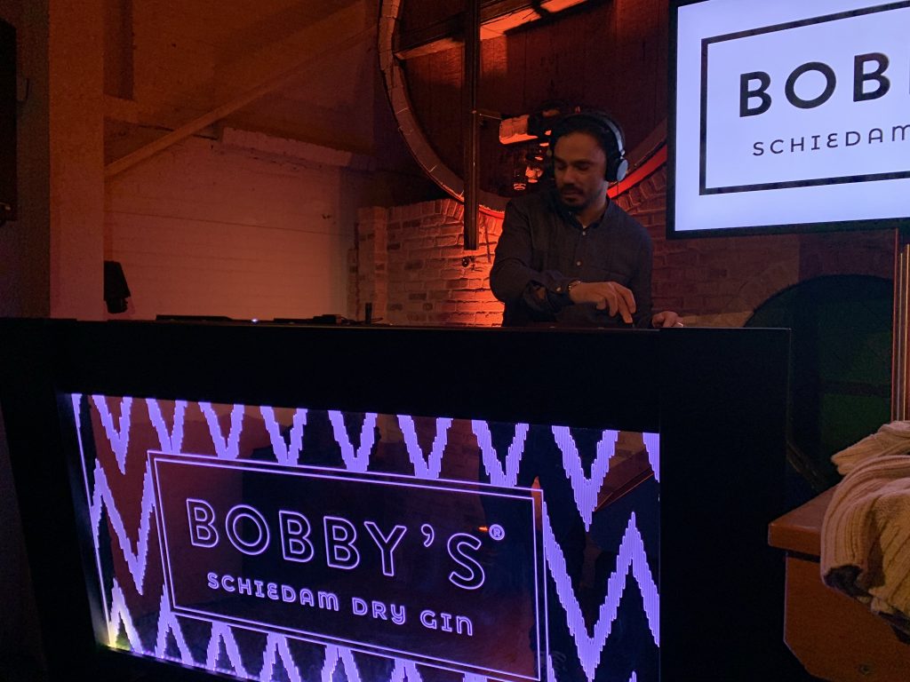 bobby's dry gin cocktail