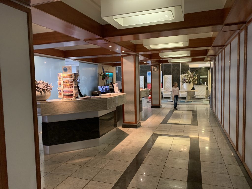 grand hotel amstelveen lobby