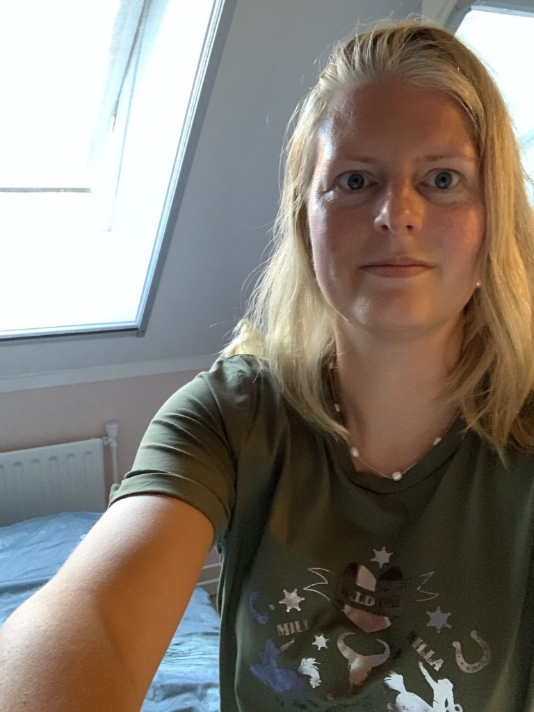 groen shirt milla amsterdam
